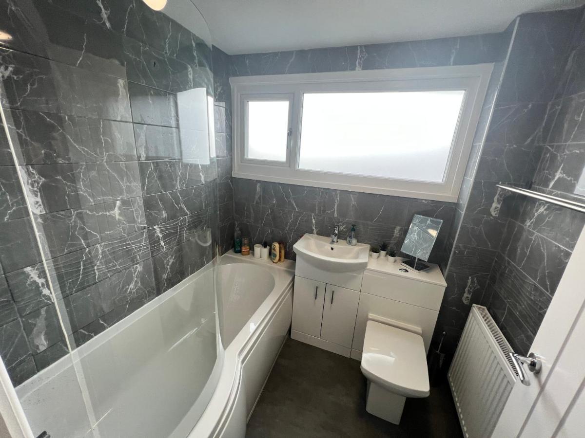 Very Comfy 3 Bed Town House Ashton-under-Lyne Exteriér fotografie