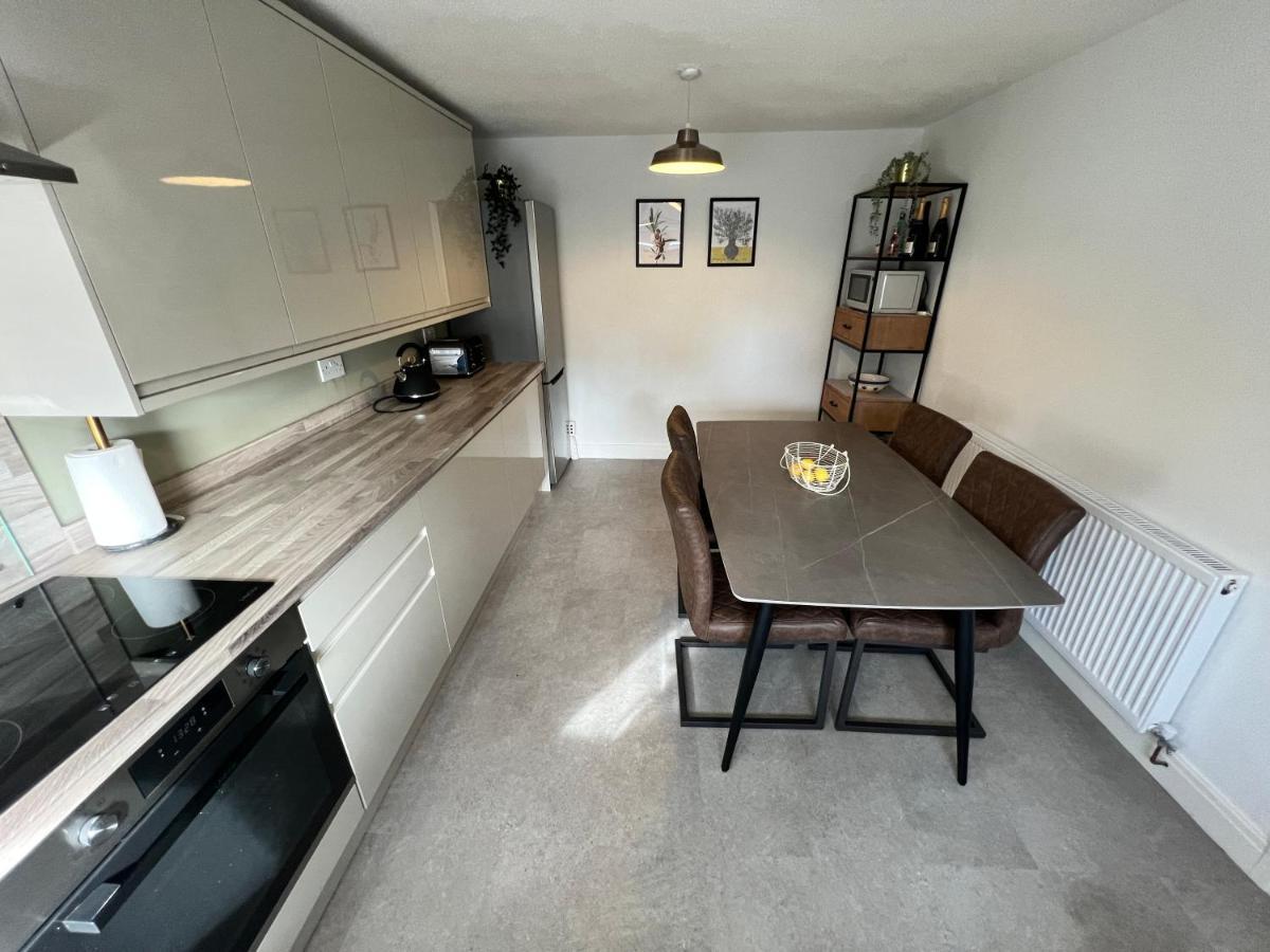 Very Comfy 3 Bed Town House Ashton-under-Lyne Exteriér fotografie