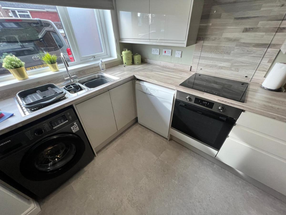 Very Comfy 3 Bed Town House Ashton-under-Lyne Exteriér fotografie